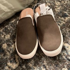 Old Navy Women’s size 7.5 Sneaker Mule